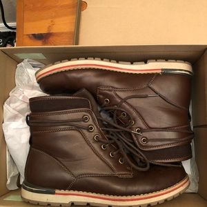 Hightop combat boots